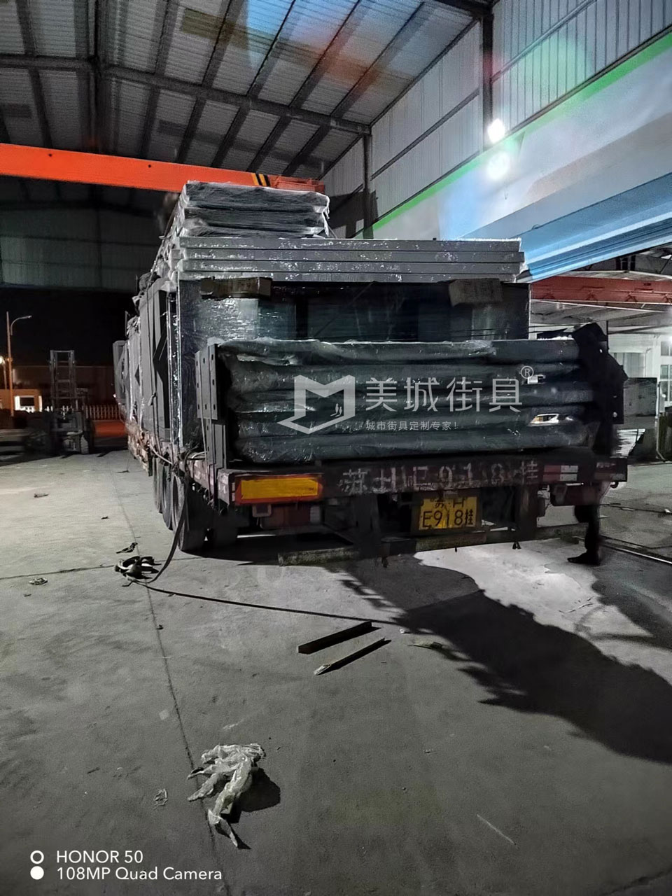 2022.10.18美城街具供應臺州第三、四車候車亭發(fā)貨記錄